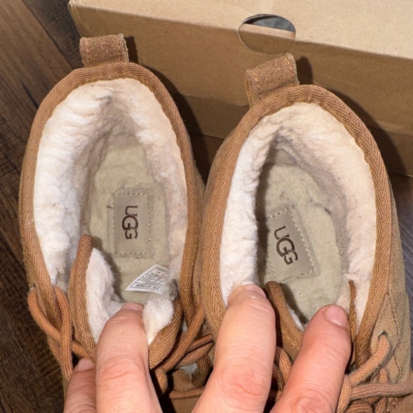 UGG Kids Neumell ll tan boots - Picture 12 of 16